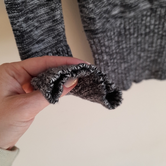 Roxy Grey Sweater - Size Medium - Picture 3 of 8